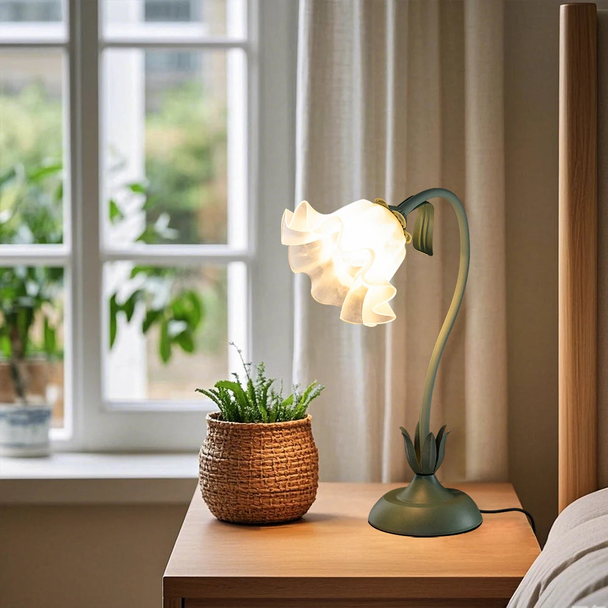 Vintage Flower Bedside Lamp